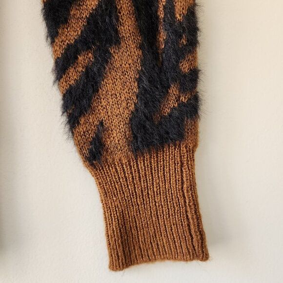 Time and Tru 3D Animal Print Cardigan | Women's XS | Brown Black Faux Fur Cozy - Picture 5 of 9